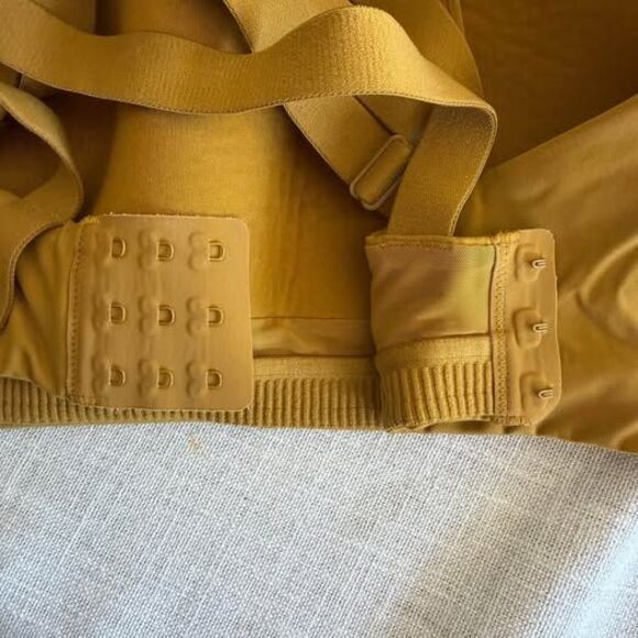 Lululemon Energy Bra Size 34DD Fools Gold - Picture 6 of 7